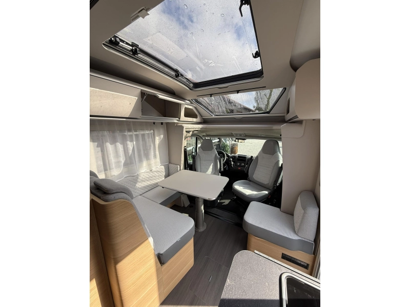 Adria Coral Axess 600 SL 7 meter lengtebedden  foto: 11