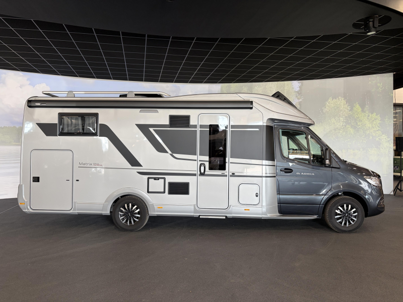 Adria Matrix Supreme MB 670 SL automaat / trekhaak  foto: 2