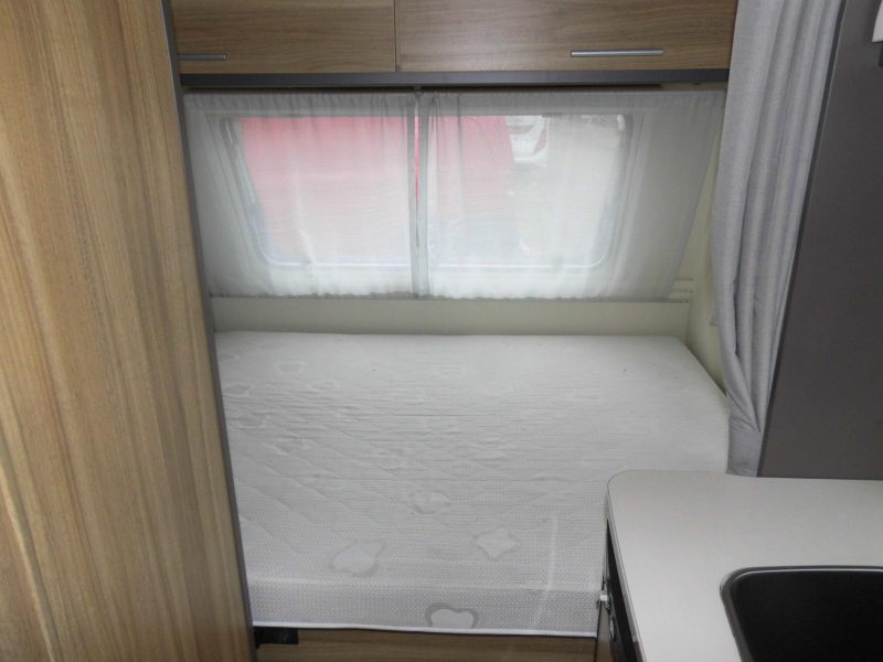 Caravelair Antares 440 Voortent, instapbeugel  foto: 3