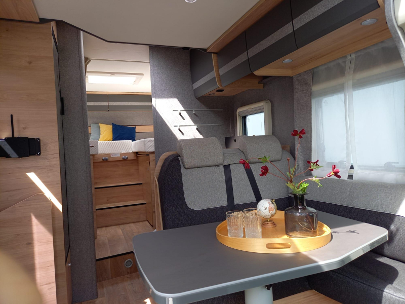 Dethleffs Just Go T 7055 EB - Automaat - met hefbed  foto: 1