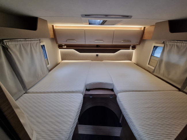 Knaus R11 Van TI 650 MEG Vansation | Automatic | Roof air conditioning | Single beds | Camera | Lane-assist | Very good condition! photo: 9