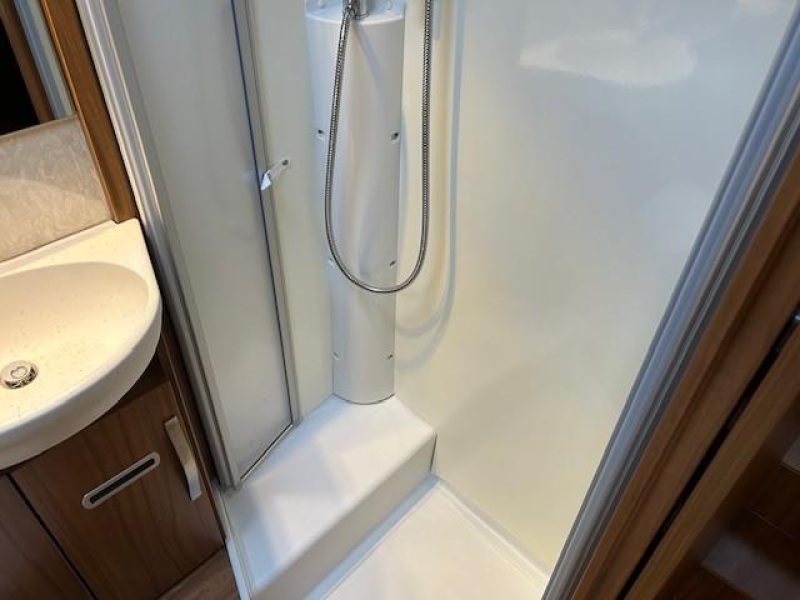 Hymer B584 B588 - automatic - low mileage photo: 13