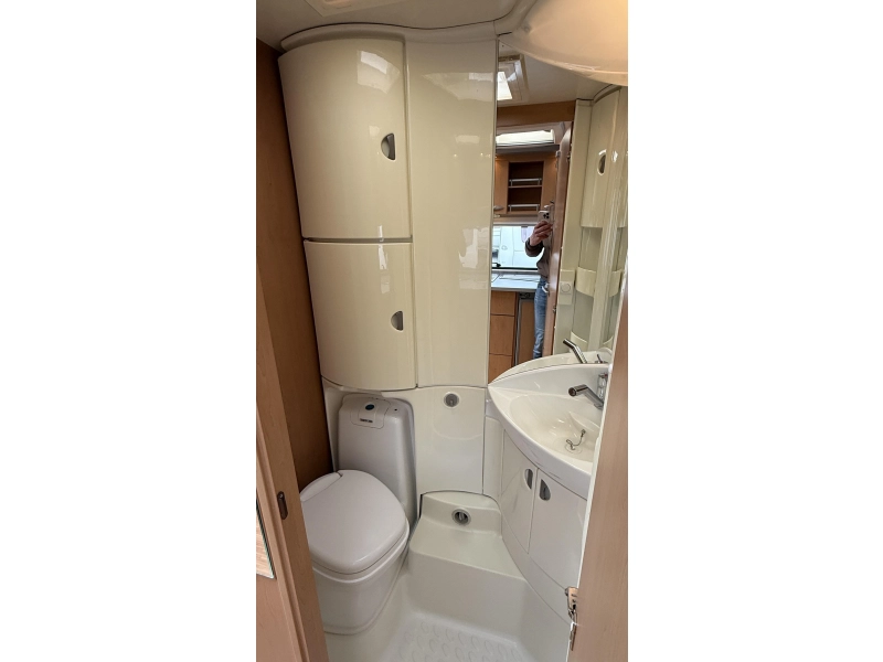 Knaus Sudwind White Edition 500 EU camas individuales asiento redondo foto: 9