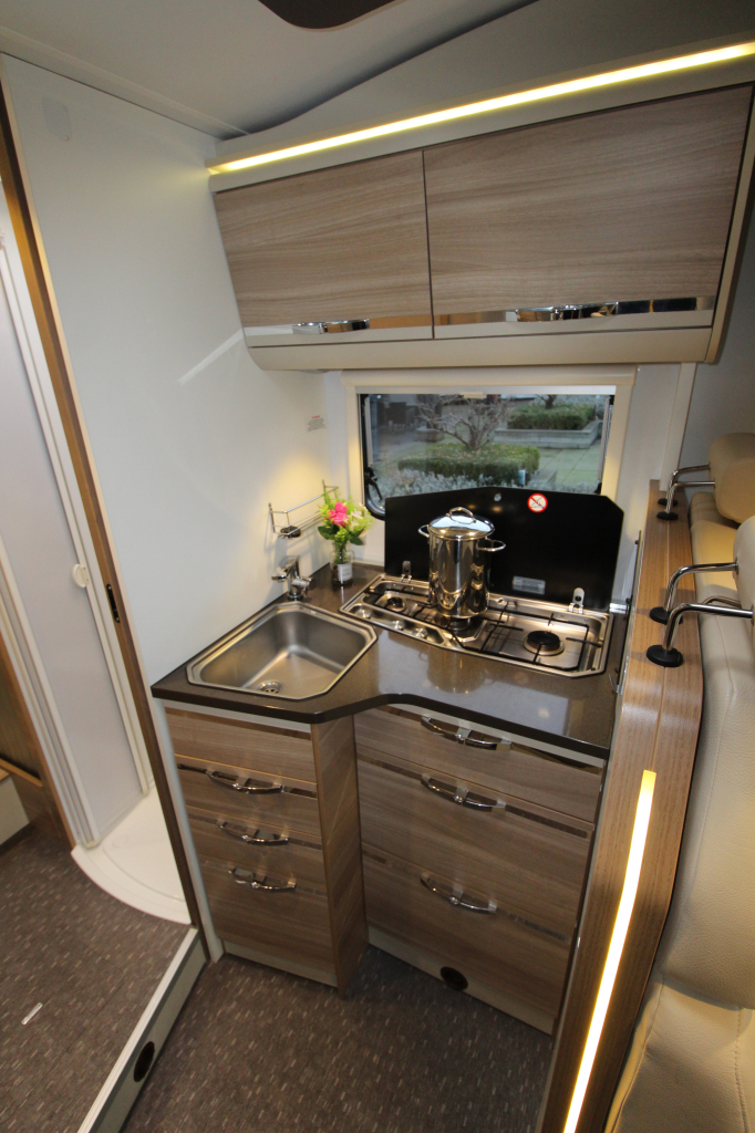 Adria Martix Axess M670 SL foto: 7