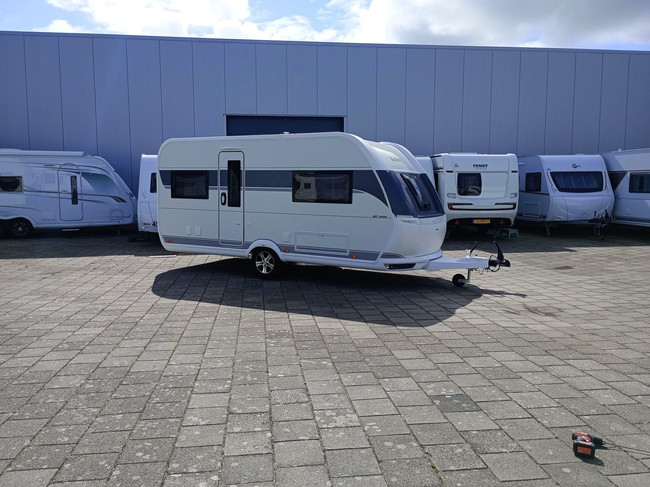 Hobby De Luxe 460 UFe photo: 2