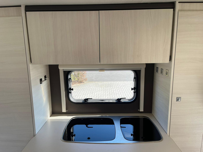 Caravelair Antares 476 Family Bunk bed | Bicycle rack | Awning | TV | French bed | Train seat | Screen photo: 18