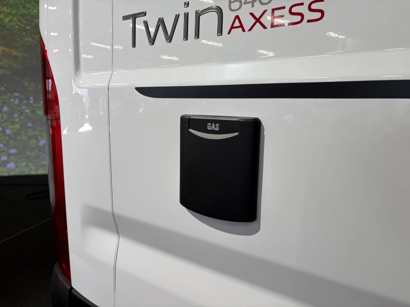 Adria Twin Axess 640 SL zonnepaneel / omvormer  foto: 6