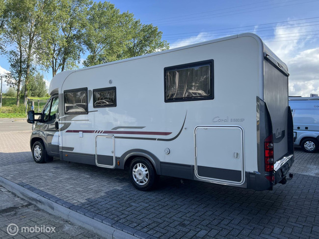 Adria CORAL S 690SP 160PK Queensbed Luifel Zonnepaneel Oven foto: 3