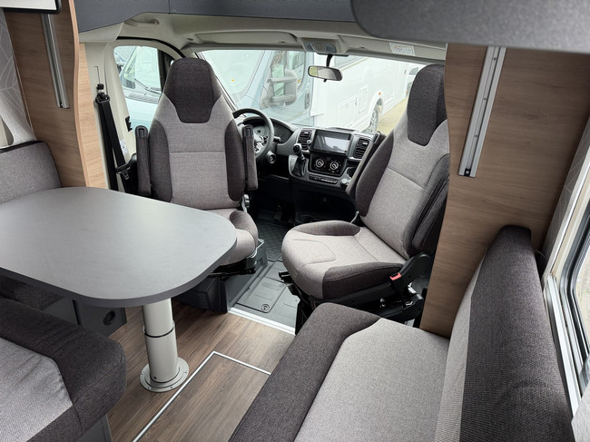 Knaus LIVE Wave 700 MEG Platinum Sel photo: 8