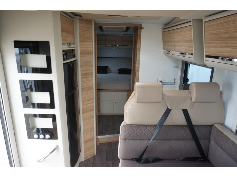 Adria Matrix Platinum 670 SC 5. Sitzplatz / Dachklimaanlage Foto: 9