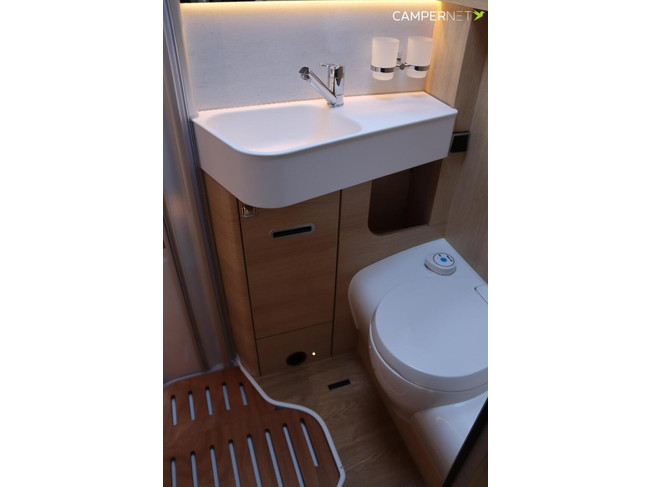 Hymer BMC-T 600 Whiteline 170 PS Automatik | Wechselrichter | L&auml;ngsbetten | SLC Chassis | SOG Toilettenl&uuml;ftung | Markise | Maxxfan | Abus Extr Foto: 22
