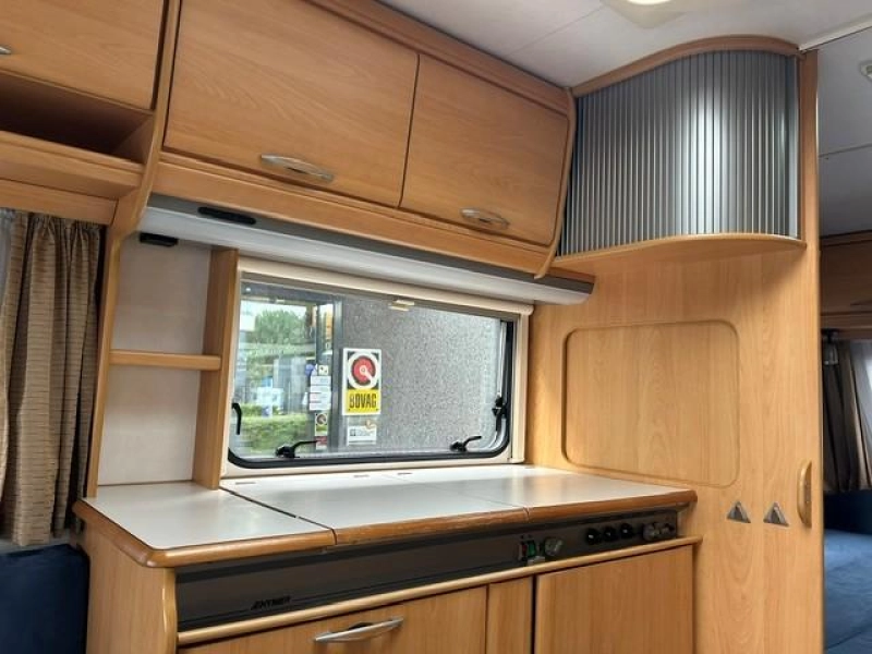 Eriba Swing 465 UNICO AWNING photo: 6