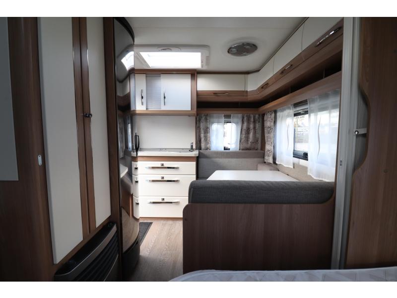 Hobby De Luxe 400 SFE Mover, voortent, fietsdr.  foto: 12