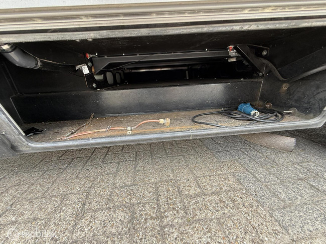 Hymer B 654 Fransbed + Hefbed / Airco op motor! foto: 20