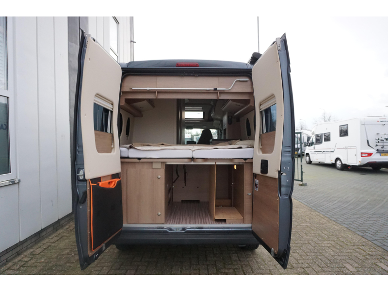 Malibu Van Charming 600 DB photo: 6