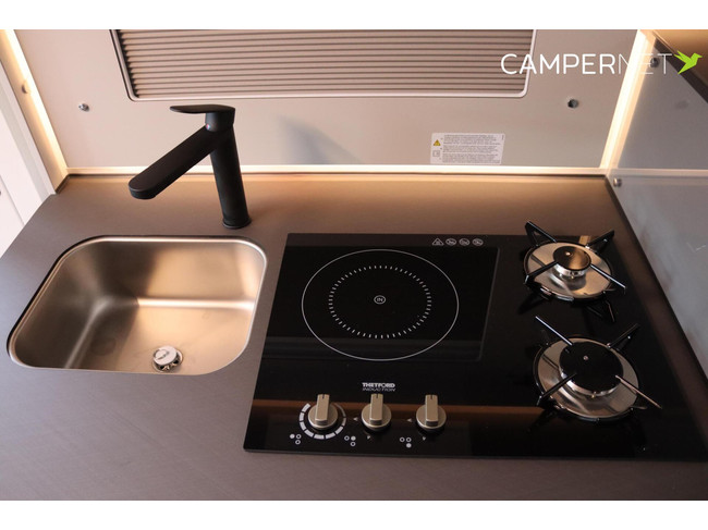 LMC Cruiser 740 EL 140hp Automatic | New model! | Single beds | Diesel heating | New from stock | photo: 13
