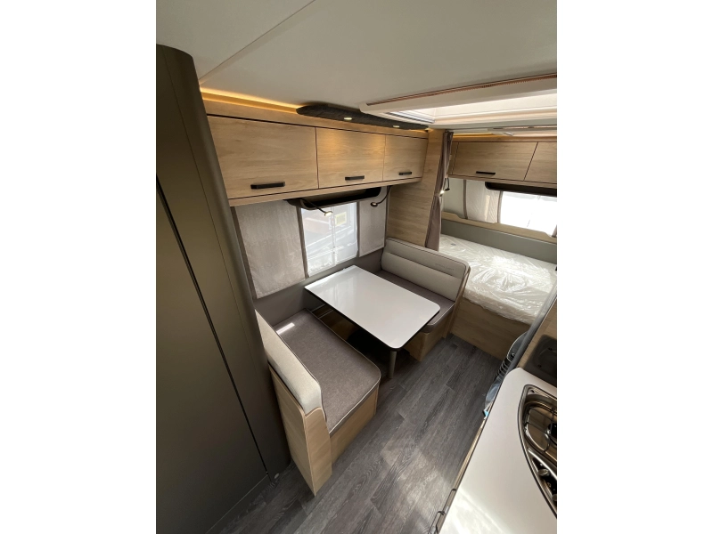 Weinsberg CaraOne Edition HOT 480 QDK MODELO DE ACCI&Oacute;N LITERA foto: 2
