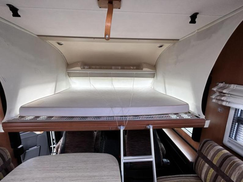 Pilote Explorateur G 741 Dwarsbed/Hefbed/Alde/2012  foto: 11