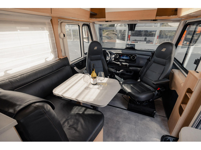 Hymer BMC-I 580 Blackline Zeer compleet.... XXL bed, level, airconditioning, etc foto: 21