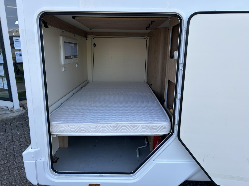 Roller Team Kronos 279 M 6P ETAGENBETT XXL Garage Foto: 19