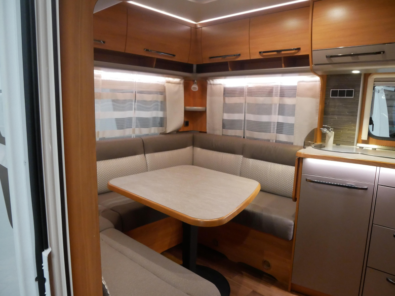 Eriba Nova GL 530 Mover, awning, air conditioning photo: 3