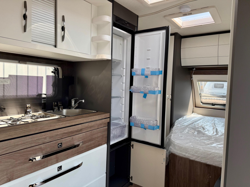 Hobby Excellent Edition 460 UFE &iexcl;Cama francesa y asiento redondo! foto: 19