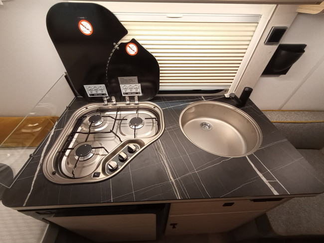 Eriba Touring 310 Harbour Blue foto: 12