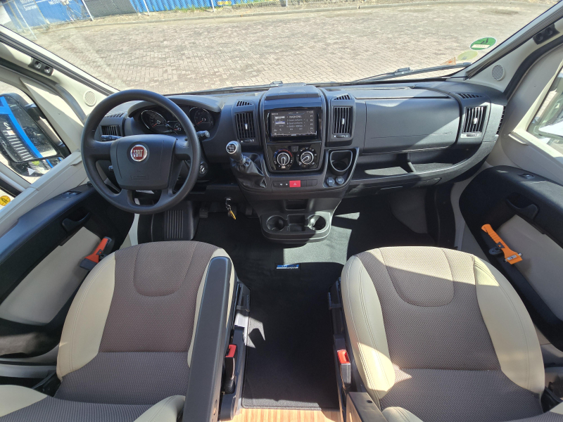 Adria Twin 640 SLX 2016 top staat  foto: 8