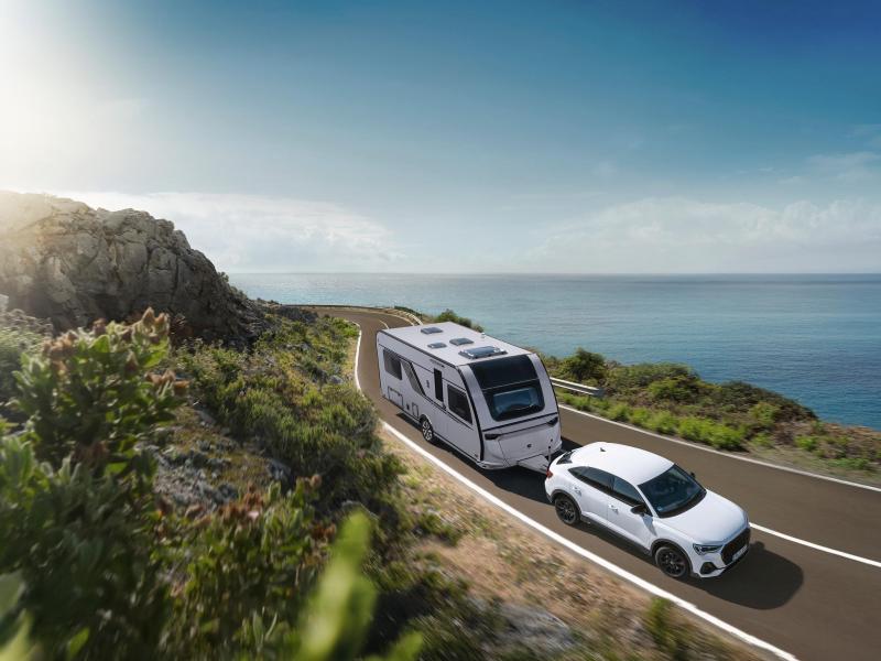 Knaus Sudwind Black Selection 500 PF kopkeuken / fransbed 