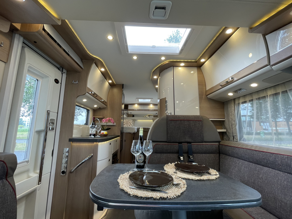 Carthago Malibu 430 LE LITS SIMPLES+LIT PAVILLON 6.90M BEARLOCK photo : 17