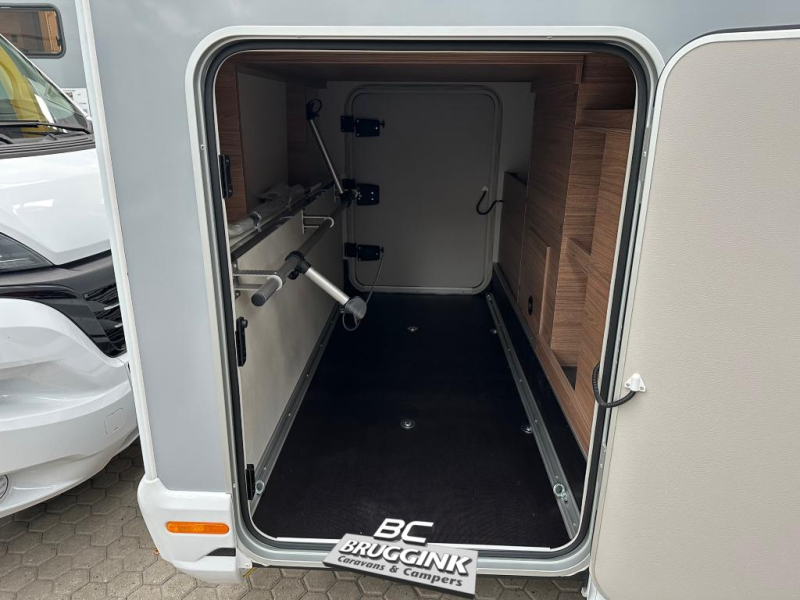 Knaus Van TI 640 MEG VANSATION photo: 2
