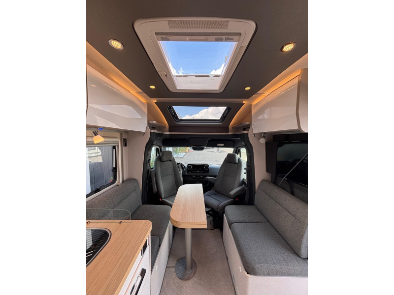 Hymer Tramp 685 topstaat face to face zit  foto: 9