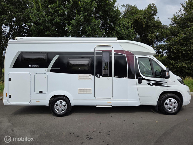 Hobby V65 GE 50 Years 2018 ☆Enkele bedden-51dkm-Euro-6 ☆ foto: 2