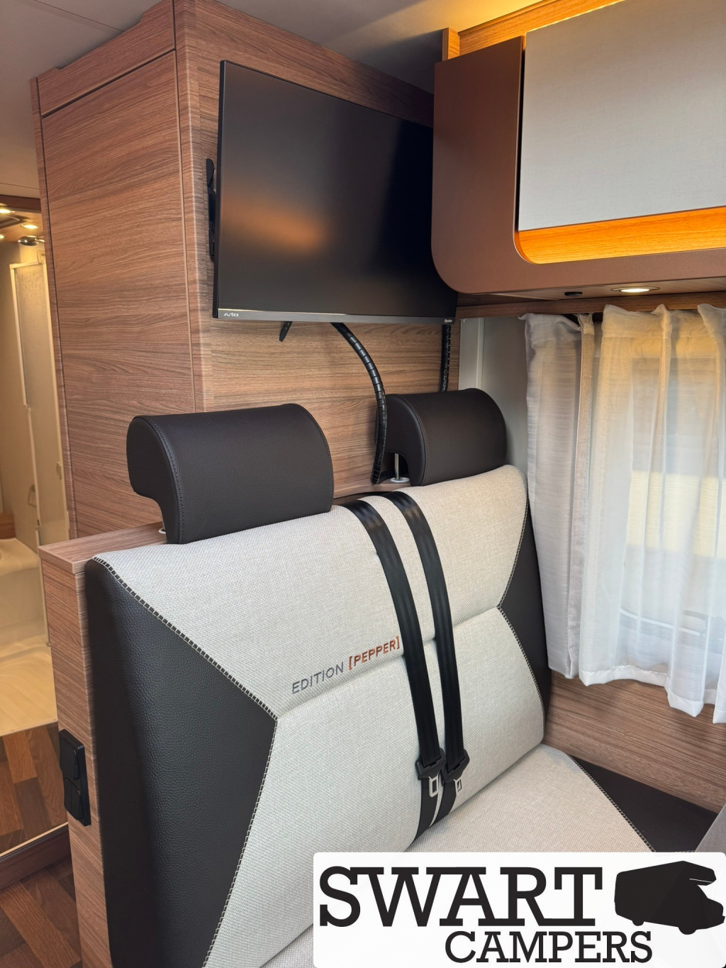 Weinsberg CaraCompact 600 MF Edition [pepper], French bed 140 hp Manual photo: 12