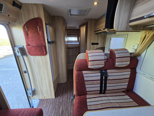 Autostar Athenor 589 TV + SATELLIET ZONNEPANELEN BEARLOCK foto: 15