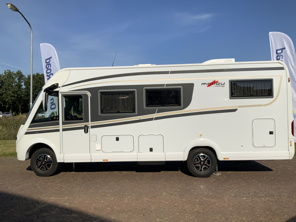 Carthago Malibu I 460 AUTOM&Aacute;TICO 150 CV Integral, Camas longitudinales y Cama abatible, Garaje, Aire acondicionado de motor, Aire acondicionado de techo, Sistema de nivelaci&oacute;n, Centro de autocaravanas en la carretera Marum foto: 38