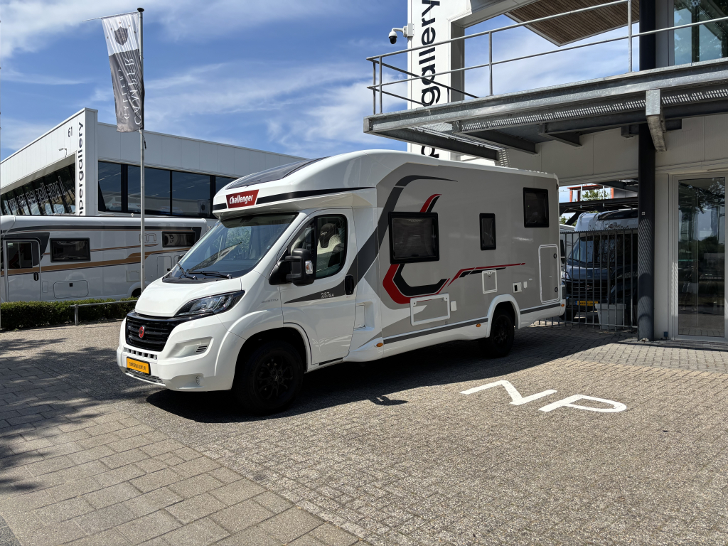 Challenger Graphite 287GA 9T AUT ENKELE BEDDEN+HEFBED 5 PERS foto: 4