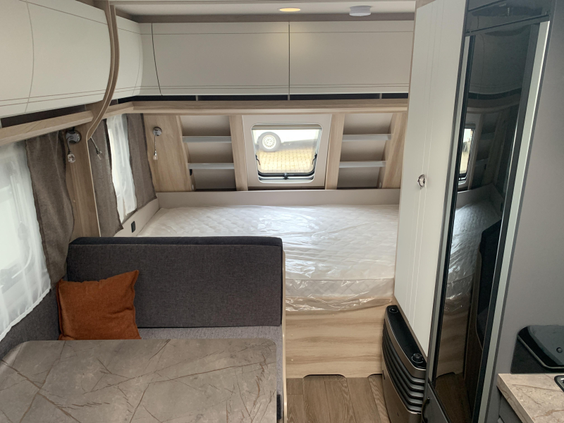 Hobby De Luxe 490 KMF Model 2026 photo: 2