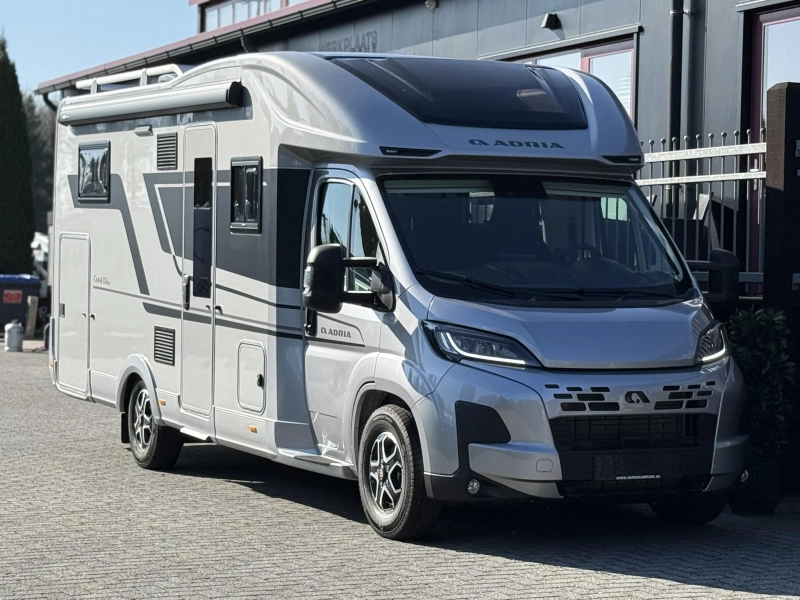 Adria Coral Supreme 670 DL - 180 PK photo : 3