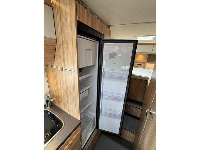 Hymer MLT 580 V6 190HP Single Beds Led 2 Solar Panels photo: 13