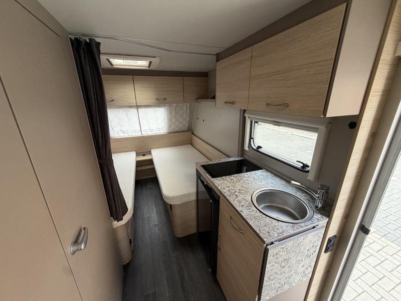Weinsberg CaraCito 470 EU Single beds photo: 8