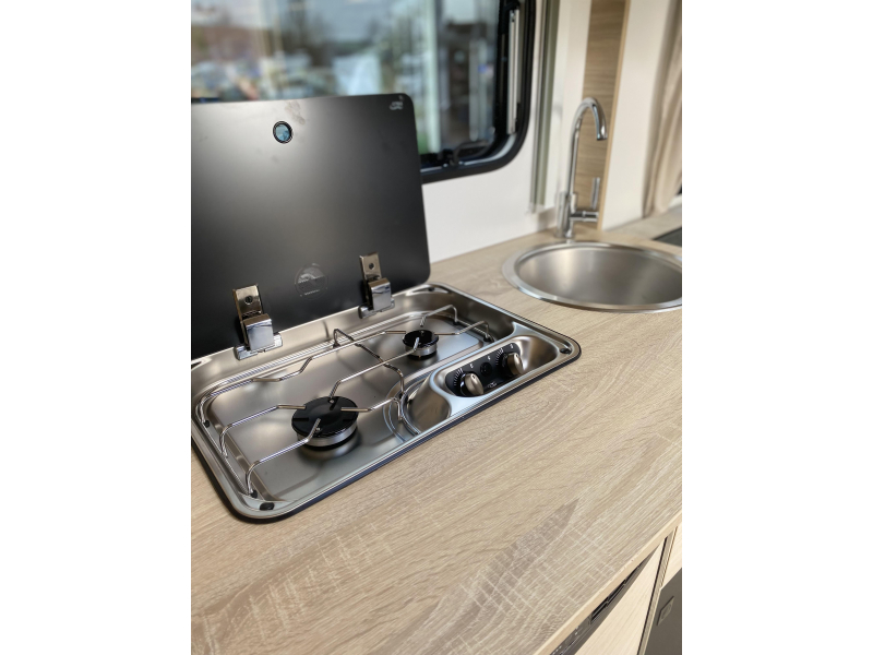 Caravelair Sport Line 455 Anniversary Line Ruime rondzit voorin  foto: 11