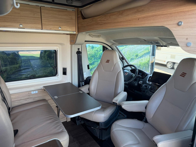 Hymer Yosemite / Gratis Stalling foto: 6