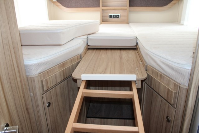 Hymer Exsis I 678 Fiat AUTOMAAT 160 pk enkele bedden Smal en lichtgewicht (54  foto: 52