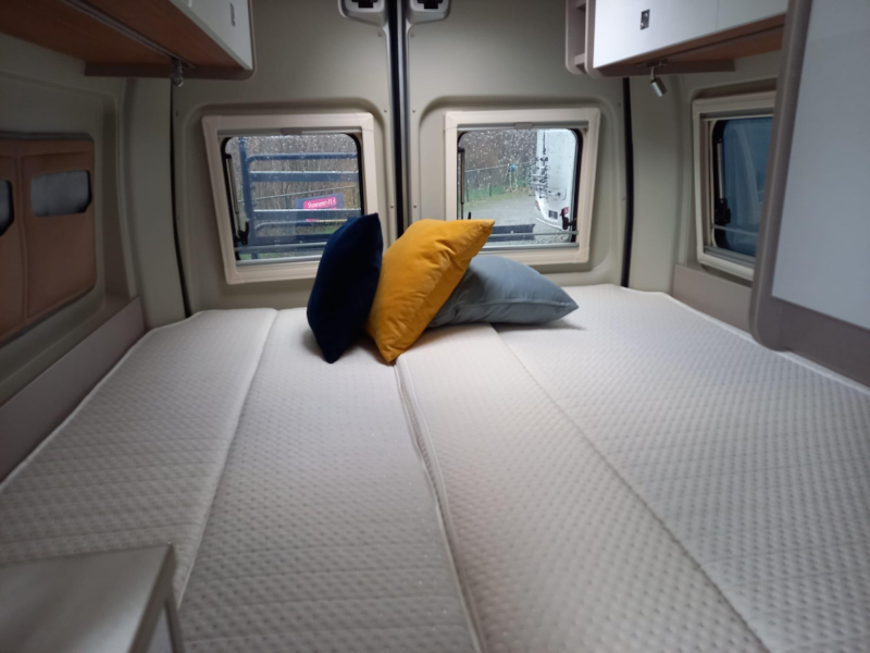 Bürstner Delfin C 621 - Lengte bed- Trekhaak  foto: 2