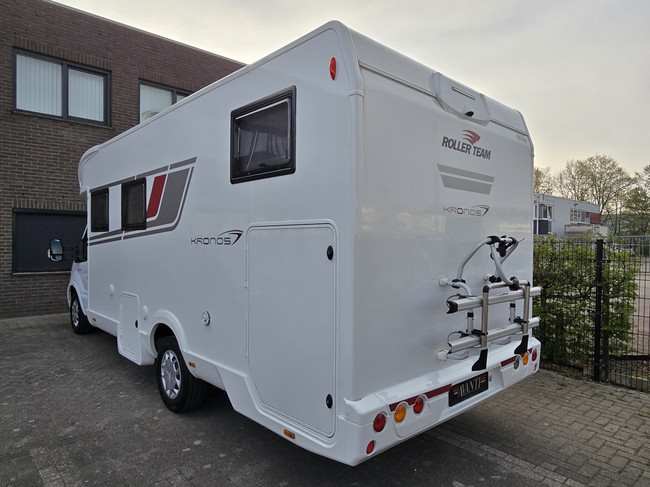 Ford ROLLER TEAM KRONOS 284 P AUTOMAAT 170 PK AIRCO SOLAR LENGTEBEDDEN 1E EIGENAAR DRAAISTOELEN TV + SATELLIET SLECHTS 36.881 KM foto: 2