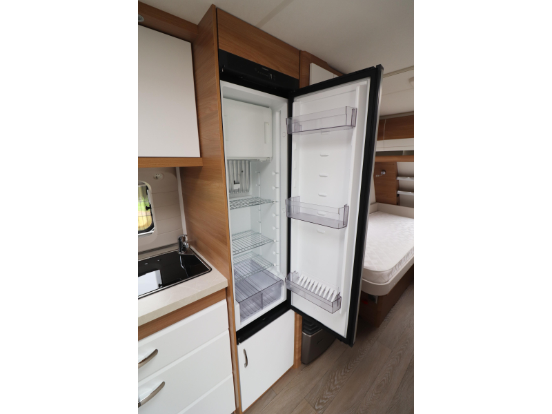 Hobby De Luxe 540 UL BJ 2024 Auvent/Mover photo: 11