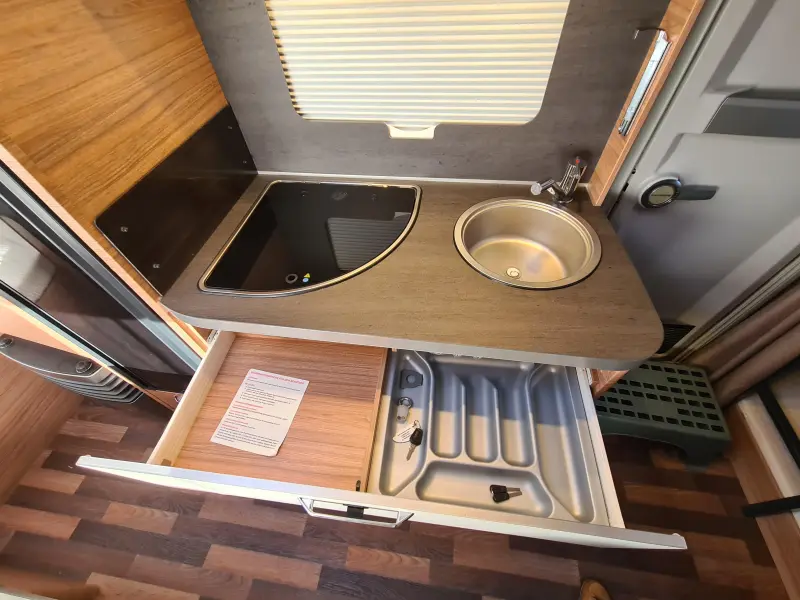 Weinsberg CaraOne Edition HOT 480 QDK 2025, 3 Stapelbedden!  foto: 17