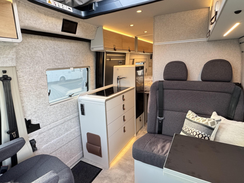 Hymer Yellowstone 640 -- Automaat - 4pers --  foto: 6