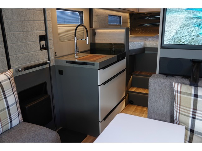 NIESMANN BISCHOFF iSmove 6.9 E 180Pk 9-Speed ​​Aut. | Eifel grey | Length beds photo: 8
